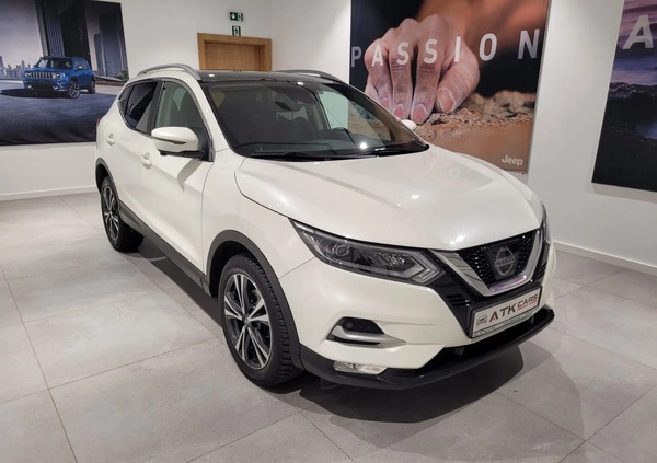 Nissan Qashqai cena 65900 przebieg: 123000, rok produkcji 2017 z Piastów małe 106